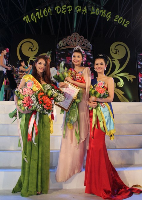 Ban tổ chức cũng đã trao các giải phụ cho 10 người đẹp nhất của Hội thi